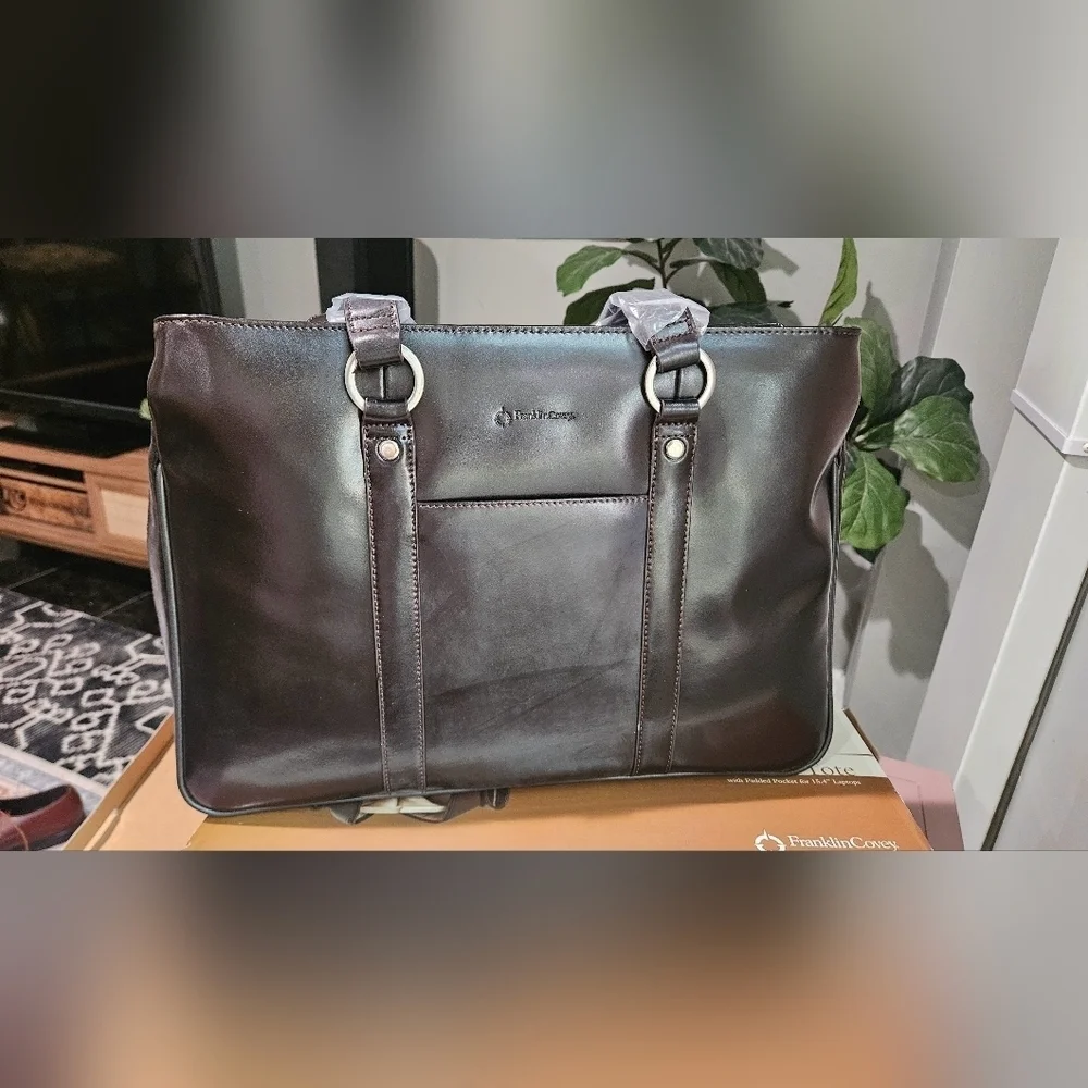 FRANKLIN COVEY Brown Leather Business Tote. NEW In Box. Unisex